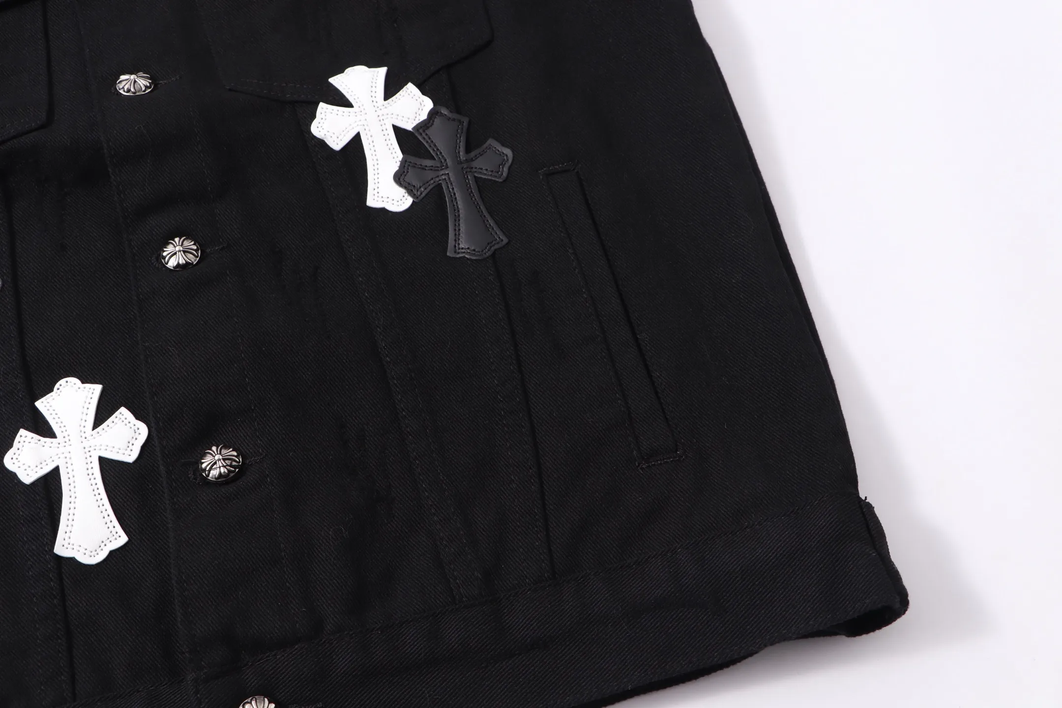 P310 Chrome Hearts Chrome Hearts leather cross-piece embroidered shirt denim jacket Color: black blue black Size: M L XL XXL XXXL